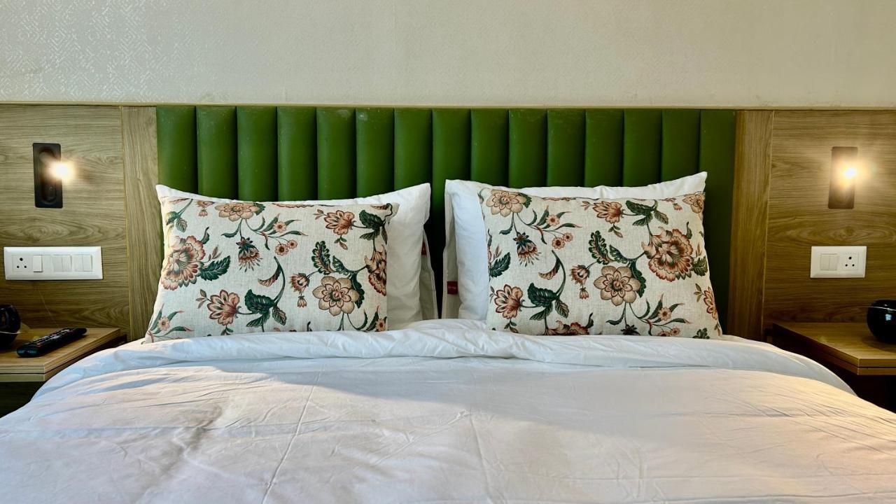 Hotel Limon & Banquet Sector 29, Γκουργκάον Εξωτερικό φωτογραφία